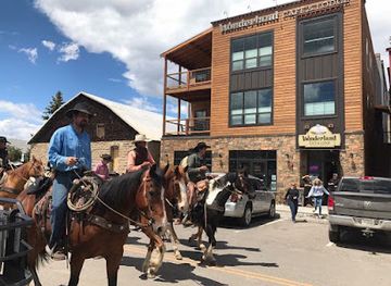 montana/the-yellowstone-valley/restaurant/wonderland-cafe-lodge