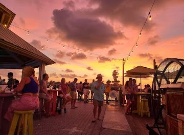 florida/key-west/restaurant/sunset-pier