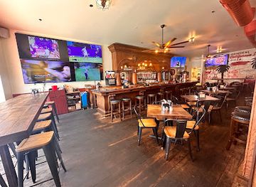 california/pismo-beach/restaurant/me-n-ed-s-pizzeria-and-crafthouse