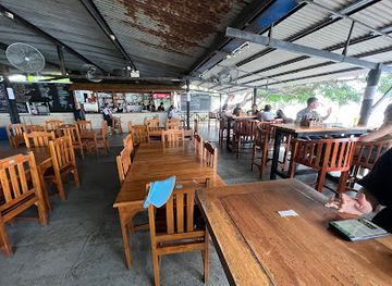 timor-leste/dili/comoro/restaurant/castaway-bar-and-restaurant