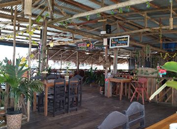 peru/pacaya-samiria-national-reserve/restaurant/yakumama-restobar-flotante