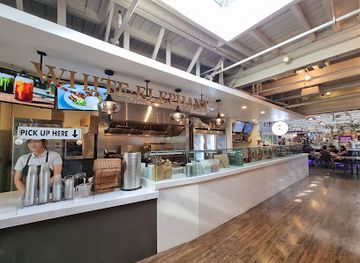 california/anaheim/restaurant/white-elephant