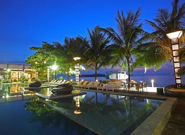 cambodia/sihanoukville/victory-beach/restaurant/queenco-hotel-casino