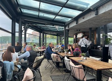 hungary/duna-ipoly-national-park/restaurant/leo-rooftop-budapest