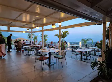 Olive Lounge Bar & Restaurant