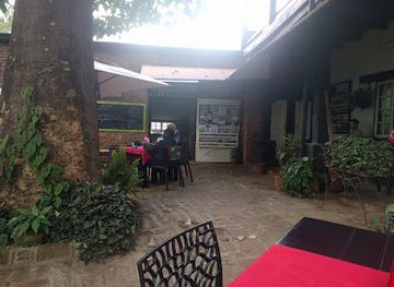 malawi/shire-highlands/restaurant/la-caverna