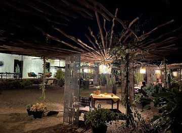 tanzania/central-zone/restaurant/the-blue-heron-restaurant