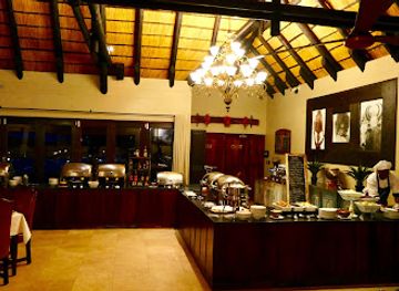 namibia/karibib/restaurant/erindi-lodge-game-viewing-deck