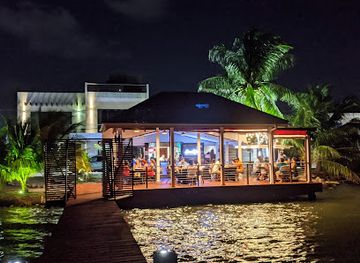 belize/northern-belize/restaurant/smokeez-seaside-restaurant-bar