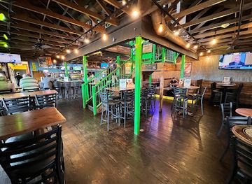 missouri/branson/restaurant/crazy-craig-s-treehouse