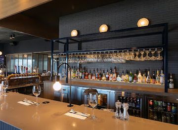 canada/gaspe-peninsula/restaurant/restaurant-et-bar-st-hubert