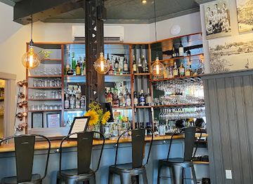 maine/camden/restaurant/vintage-room