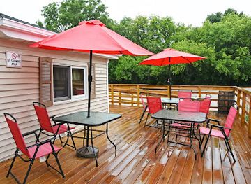 wisconsin/ice-age-trail/restaurant/uncle-larry-s-rustic-inn