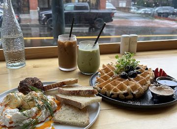 maine/portland/restaurant/nom-cafe