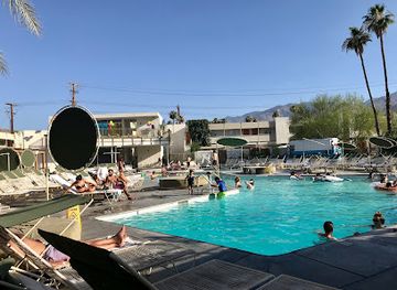 california/palm-springs/tahquitz-river-estates/restaurant/king-s-highway