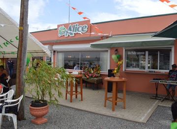 suriname/moengo/restaurant/oleh-alice
