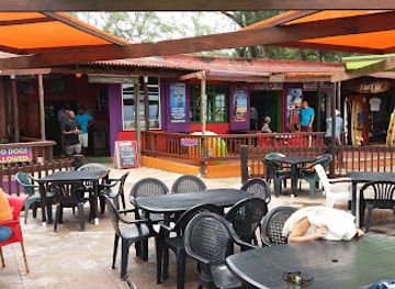 mozambique/makonde-plateau/restaurant/ponta-beach-bar