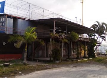 guatemala/puerto-barrios/restaurant/container-restaurant