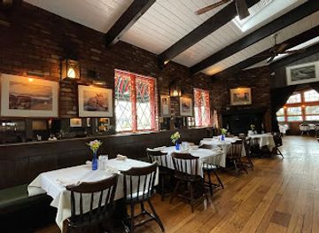 connecticut/housatonic-valley/restaurant/fife-n-drum-restaurant-inn