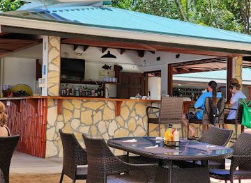 grenada/annandale-falls/restaurant/sand-bar-grill