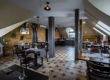 Viniczai's Restaurant & Bar