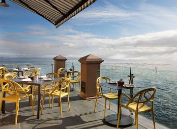 california/monterey/cannery-row/restaurant/schooners-monterey