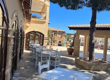 cyprus/pissouri/restaurant/pithari-tavern