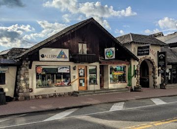 new-york/whiteface-mountain/restaurant/wyatt-s