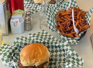 canada/pembina-valley/restaurant/moment-in-thyme-neighbourhood-grill