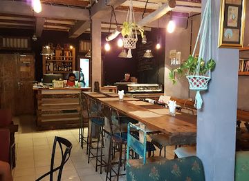 indonesia/labuan-bajo/restaurant/happy-banana-komodo