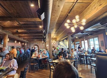 michigan/mackinac-island/restaurant/great-turtle-brewery-distillery