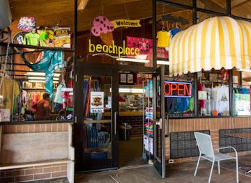 michigan/holland-state-park/restaurant/beachplace-at-holland-park-cafe