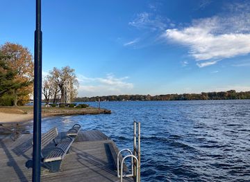 illinois/illinois-beach-state-park/restaurant/beach-house