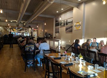 iowa/newton/restaurant/prairie-canary-restaurant-bar