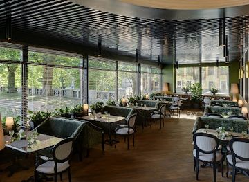 ukraine/sian-river/restaurant/leo