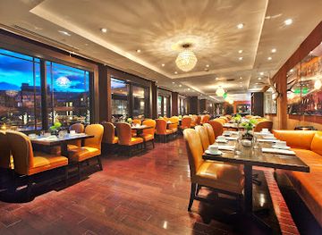 utah/park-city/canyons-village/restaurant/powder-restaurant