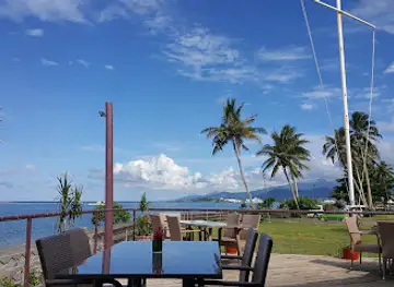 Sails Restaurant & Bar