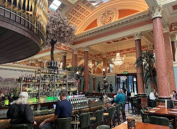 ireland/dublin/st-stephen-s-green/restaurant/the-bank-on-college-green