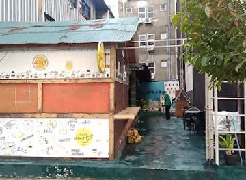 maldives/hulhumale/restaurant/a-very-happy-place