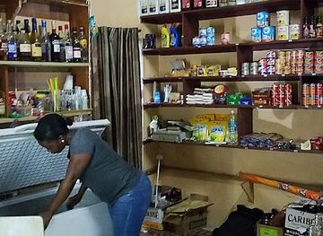 grenada/la-sagesse-beach/restaurant/lous-bar