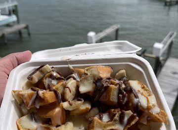 alabama/dauphin-island/restaurant/foxy-s-waffle-bar-and-sugar-den