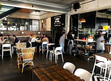 south-africa/port-elizabeth/restaurant/hello-it-s-me-kitchen-bar