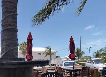 turks-and-caicos-islands/west-caicos/restaurant/hole-in-the-wall-restaurant