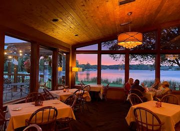 wisconsin/kettle-moraine-state-forest/restaurant/the-copper-dock