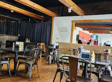 kentucky/bardstown/restaurant/cecilia-s-bar-and-grill