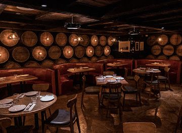 qatar/al-jassasiya-rock-carvings/restaurant/la-bodega-negra-doha