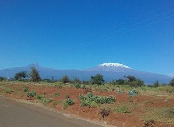kenya/chyulu-hills/restaurant/amboseli-junction-hotel-and-curio-shop