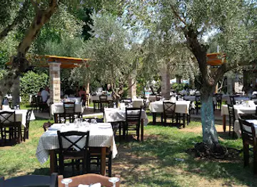 taverna the garden