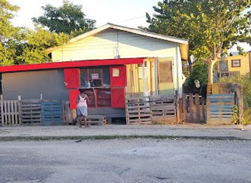 belize/belize-city/yarborough/restaurant/flavaz-savour