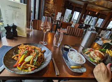 Crosstown Restaurant & Bar